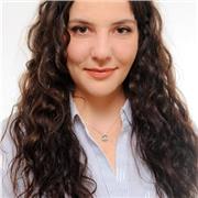 Ciao studenti! Sono Sara e ho 27 anni, mi sono laureata al Campus Luigi Einaudi (mi ricordo ancora molto bene cosa significa esser